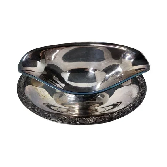 Vintage W.M.Rogers and Sons Victorian Rose Silver Plated Gravy Boat - Picture 8 of 11